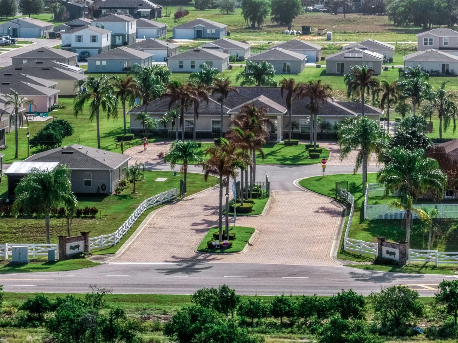 Single Family Residence at 1456 STONE RIDGE CIR, SEBRING, photo 33 of 39