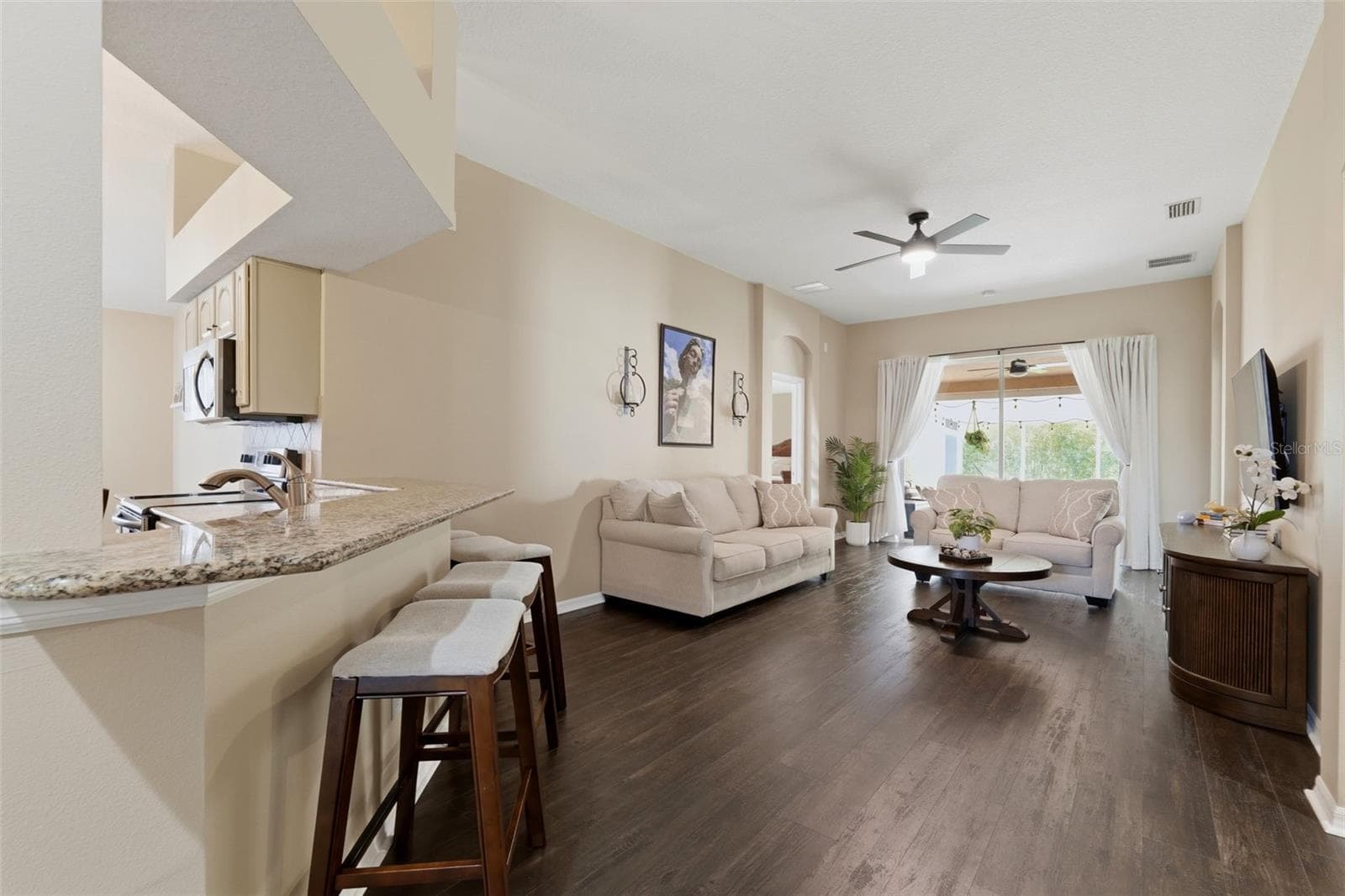 Kitchen opens to spacious family room - 16810 TAYLOW WAY, ODESSA