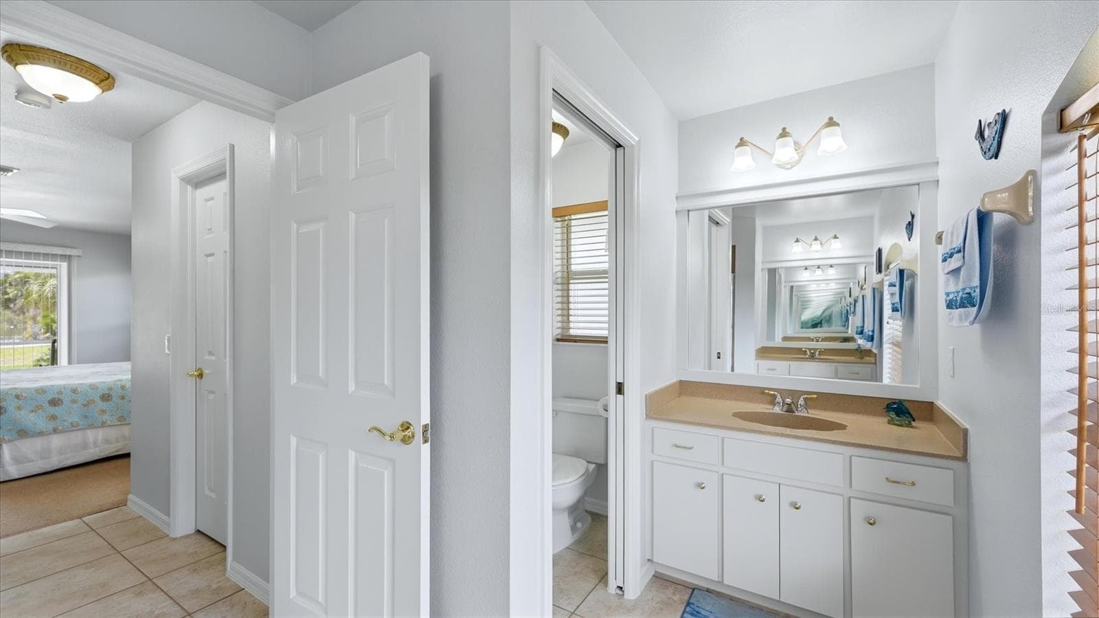 Single Family Residence at 828 ROTONDA CIR, ROTONDA WEST, photo 20 of 35