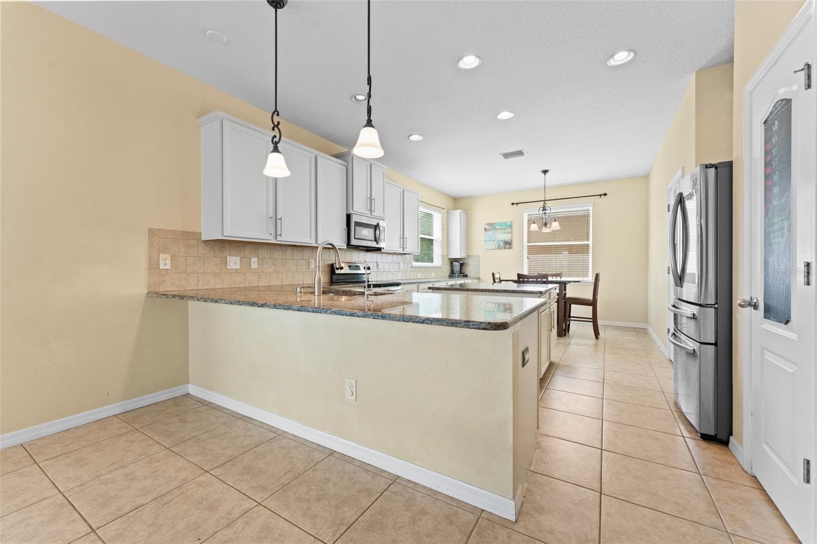 Breakfast Bar in Kitchen - 11620 WARREN OAKS PL, RIVERVIEW