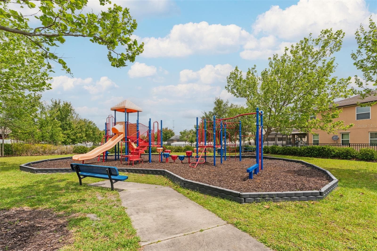 Community Playground - 11620 WARREN OAKS PL, RIVERVIEW