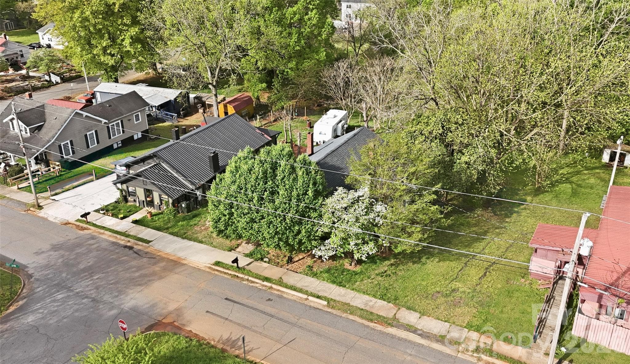 Single Family Residence at 234 S Ervin Avenue, Newton, photo 19 of 24