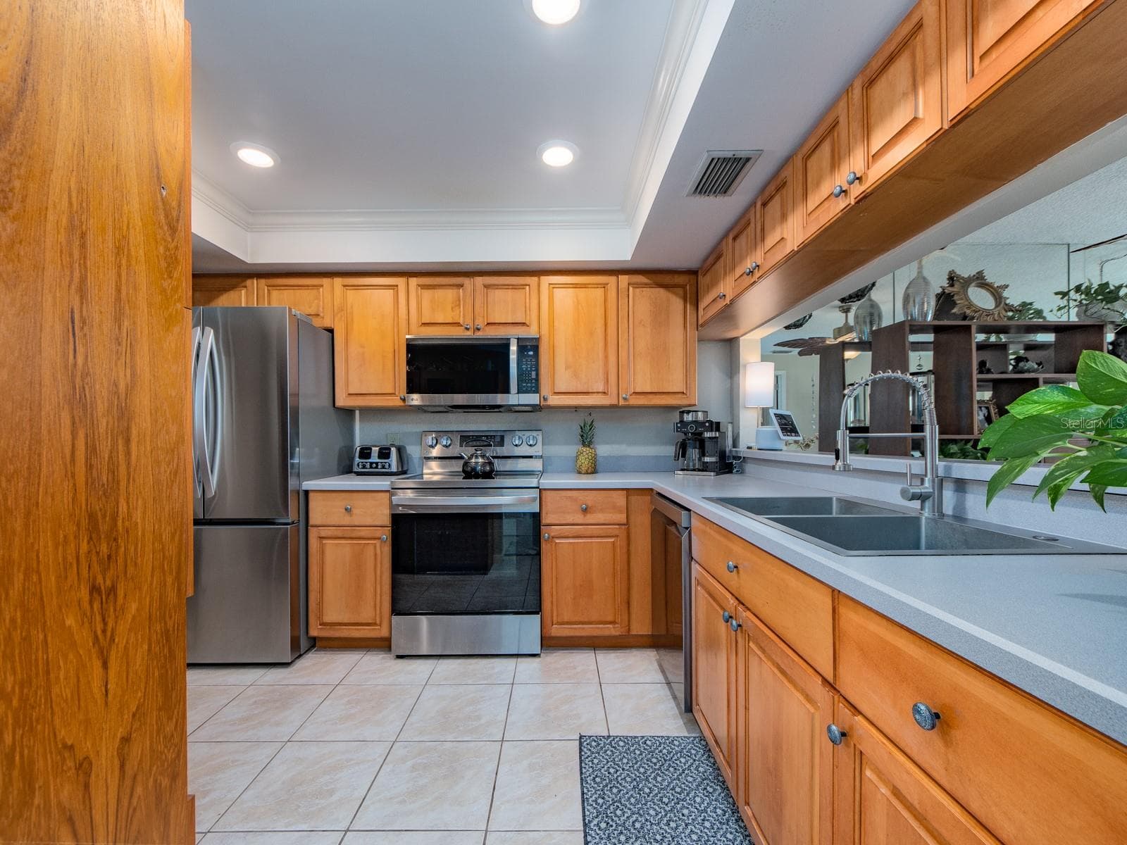New LG Appliances including Washer and Dryer - 610 ISLAND WAY #407, CLEARWATER BEACH