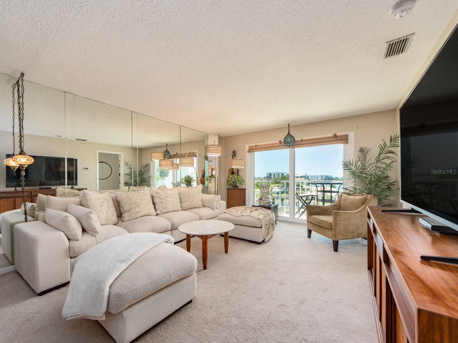 Beautifully Maintained Living! - 610 ISLAND WAY #407, CLEARWATER BEACH