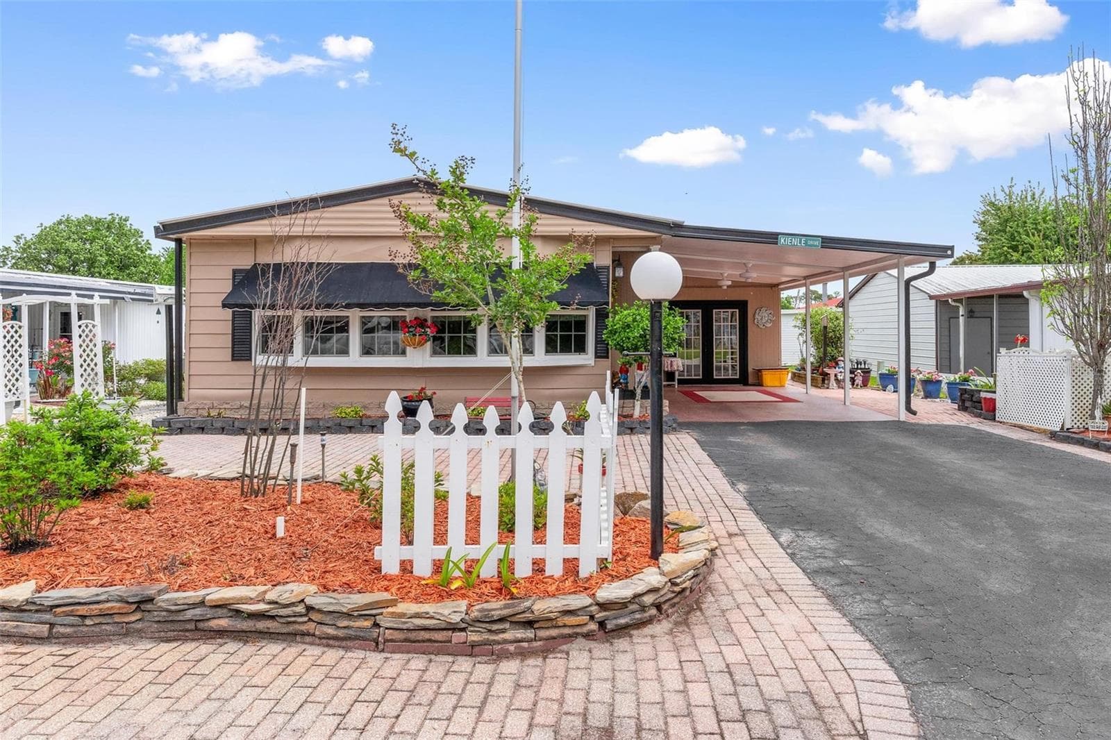 2470 KAREN DR