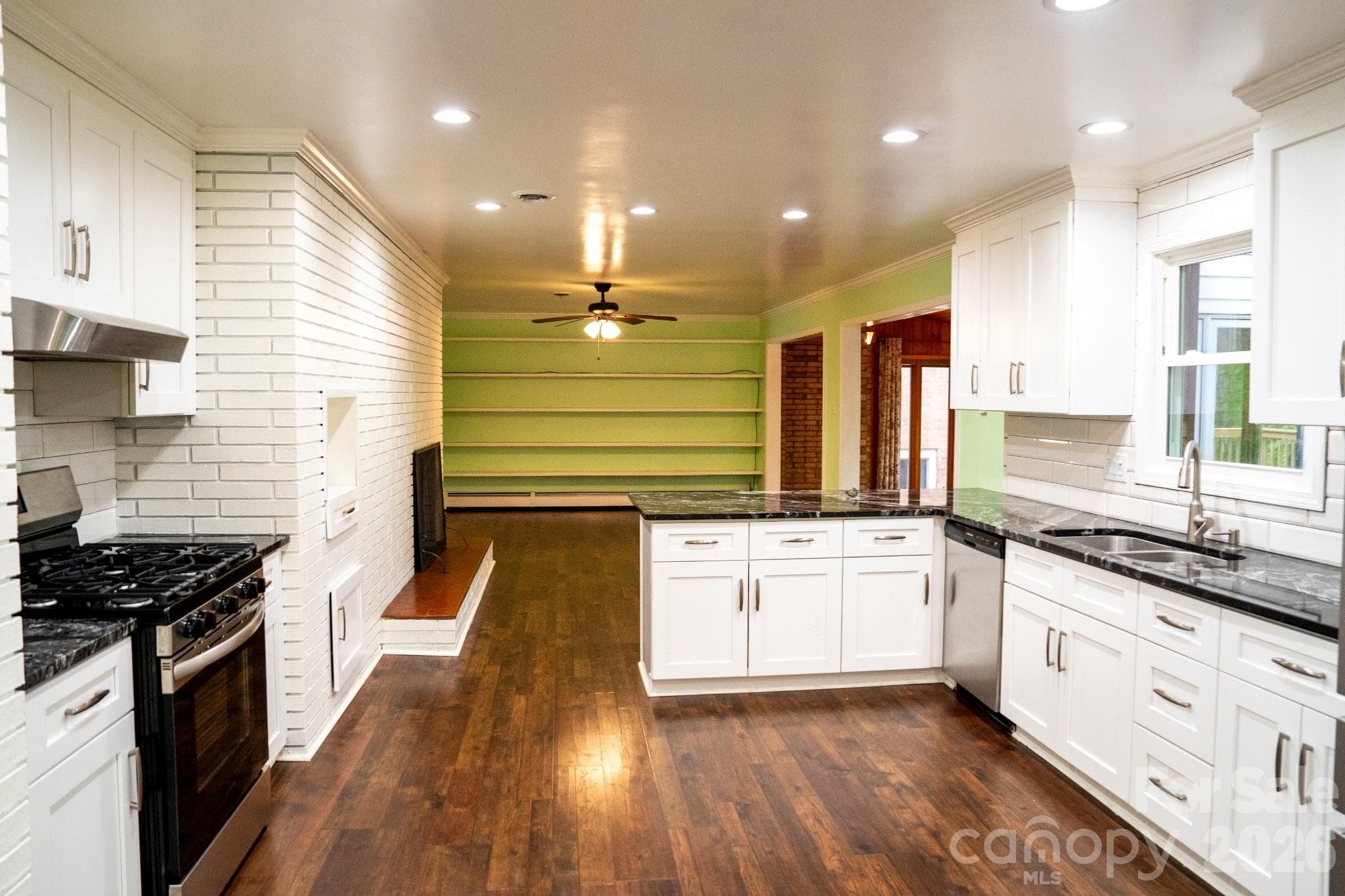 Remodeled kitchen with open floor plan to keeping room & dining room - Statesville