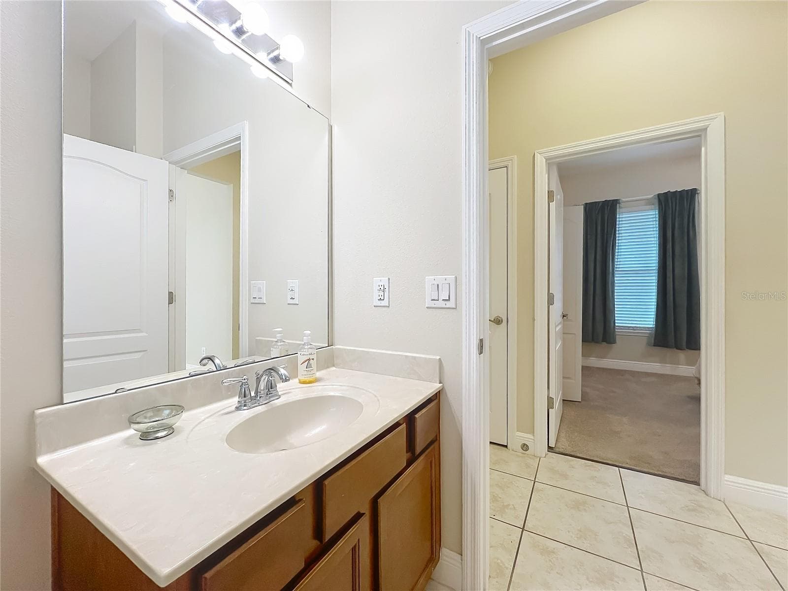 first floor bathroom - 8461 GREIDER WAY, ORLANDO