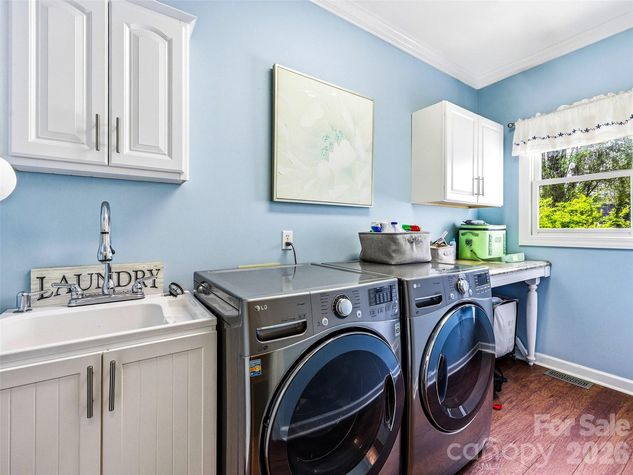 Laundry room on the main floor. - 32 Franklin Farm Road, Fletcher