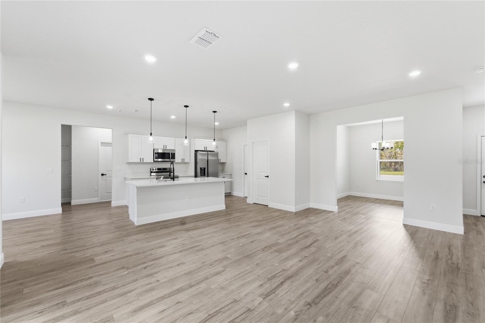 Single Family Residence at 15811 SW 59TH AVENUE RD, OCALA, photo 9 of 41