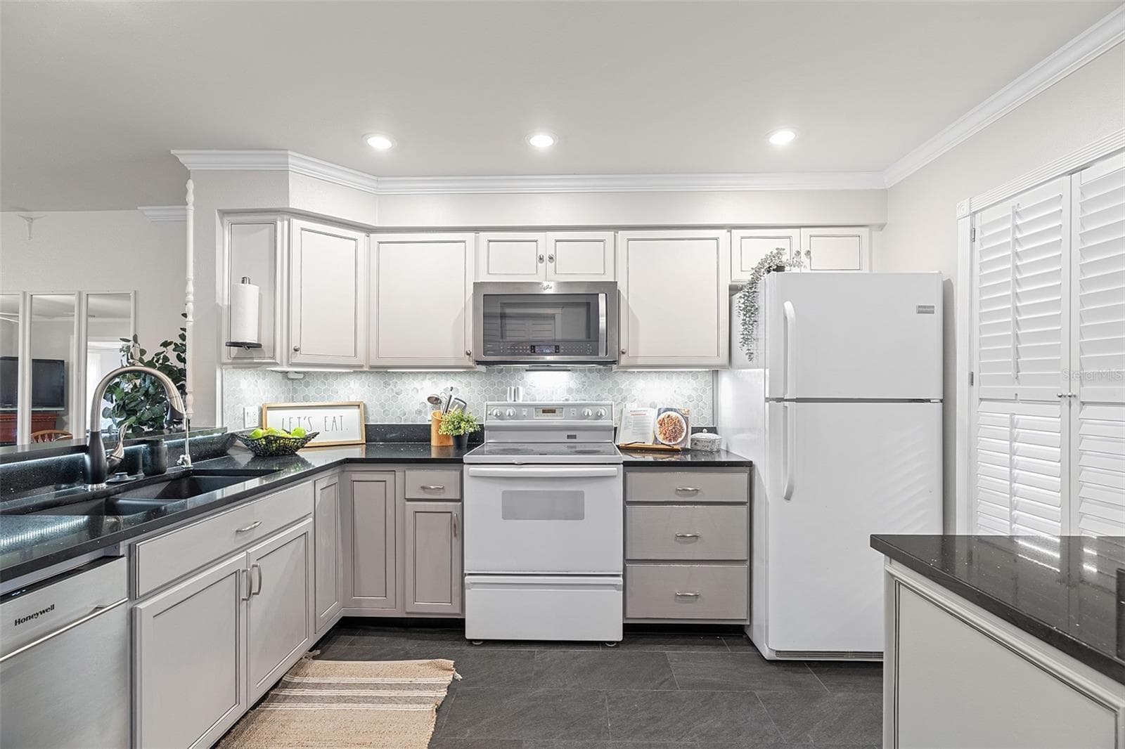 Condominium at 200 INTERNATIONAL DRIVE #815, CAPE CANAVERAL, photo 5 of 30