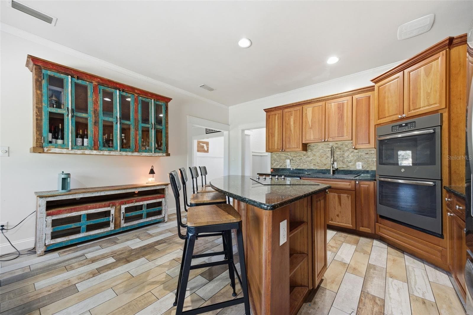 Kitchen *Cabinet on Wall and matching buffet below DO not convey* - 3752 OLD KEYSTONE RD, TARPON SPRINGS