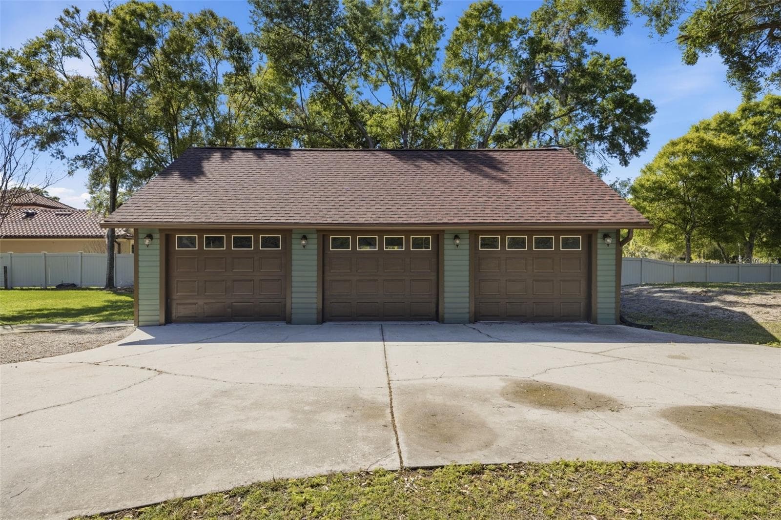 Circular Drive to 3 car garage - 3752 OLD KEYSTONE RD, TARPON SPRINGS