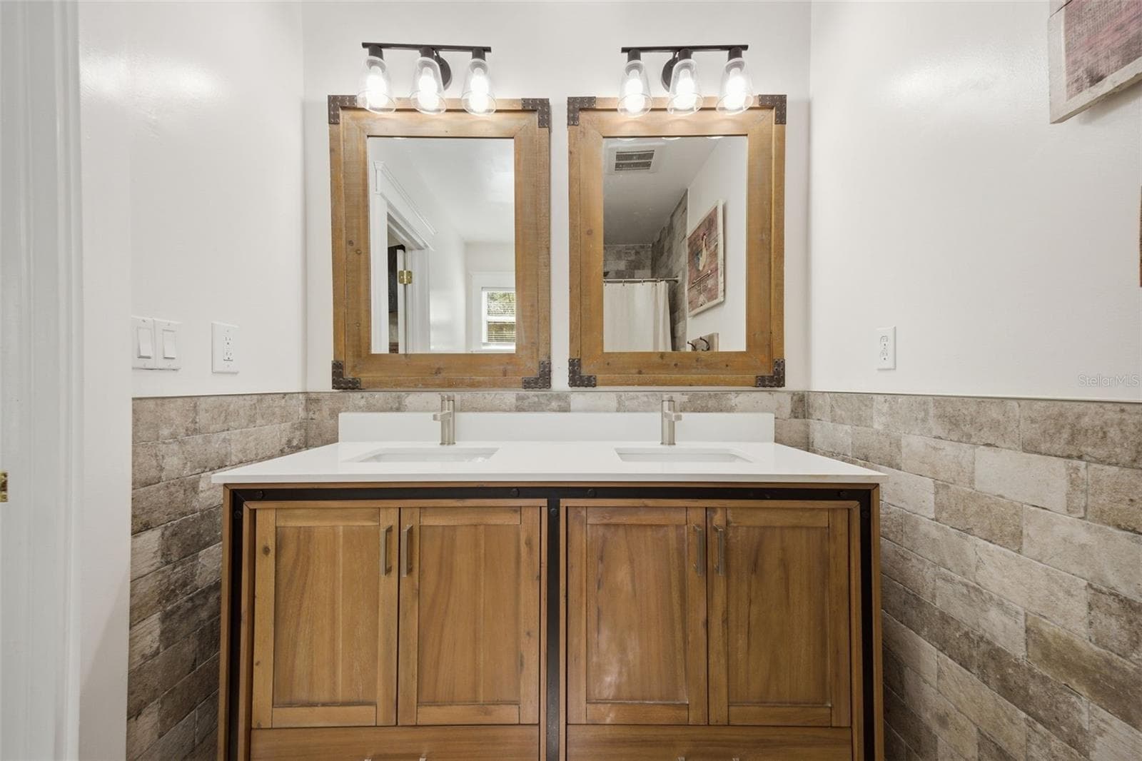 Primary Bathroom Vanity - 3752 OLD KEYSTONE RD, TARPON SPRINGS
