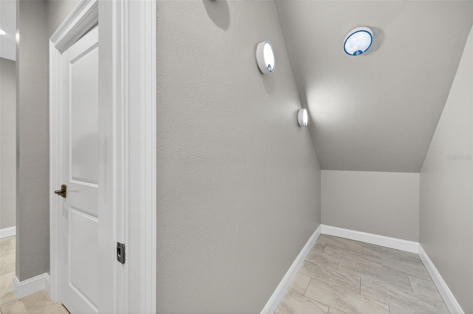 Single Family Residence at 13 TREASURE LN, TREASURE ISLAND, photo 7 of 98