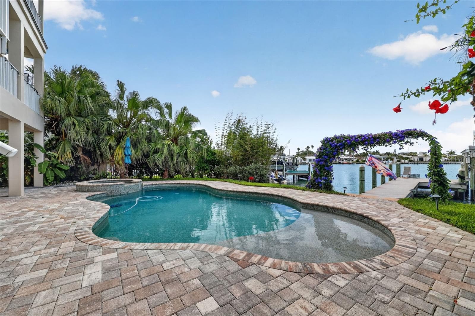 Single Family Residence at 13 TREASURE LN, TREASURE ISLAND, photo 9 of 98