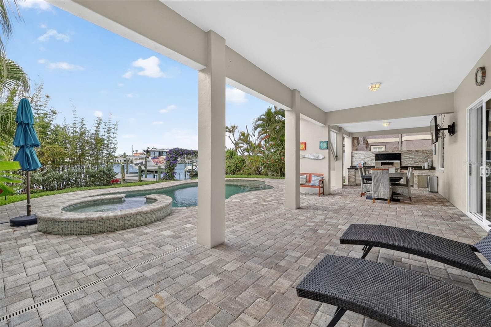 Single Family Residence at 13 TREASURE LN, TREASURE ISLAND, photo 18 of 98