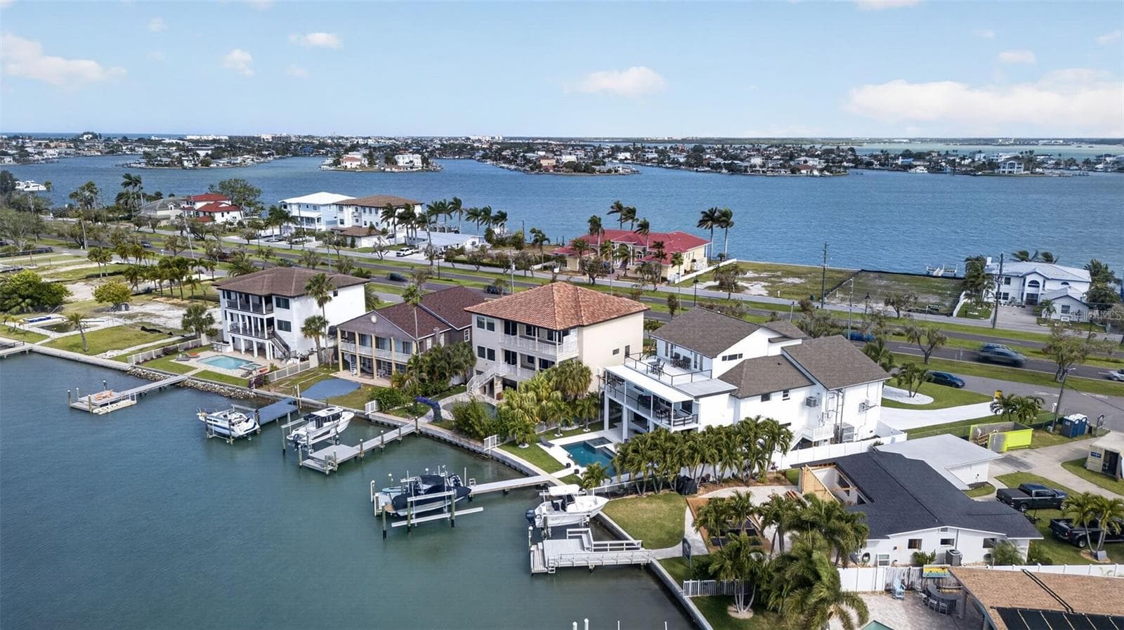 Single Family Residence at 13 TREASURE LN, TREASURE ISLAND, photo 52 of 98