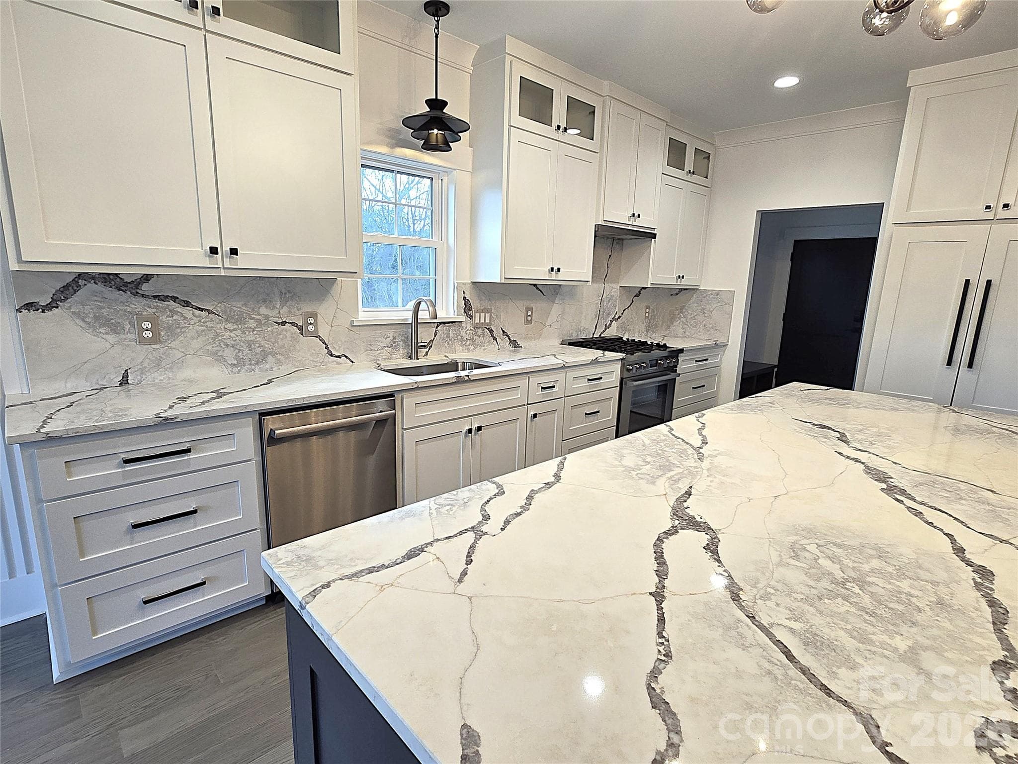 Single Family Residence at Hickory, photo 6 of 41