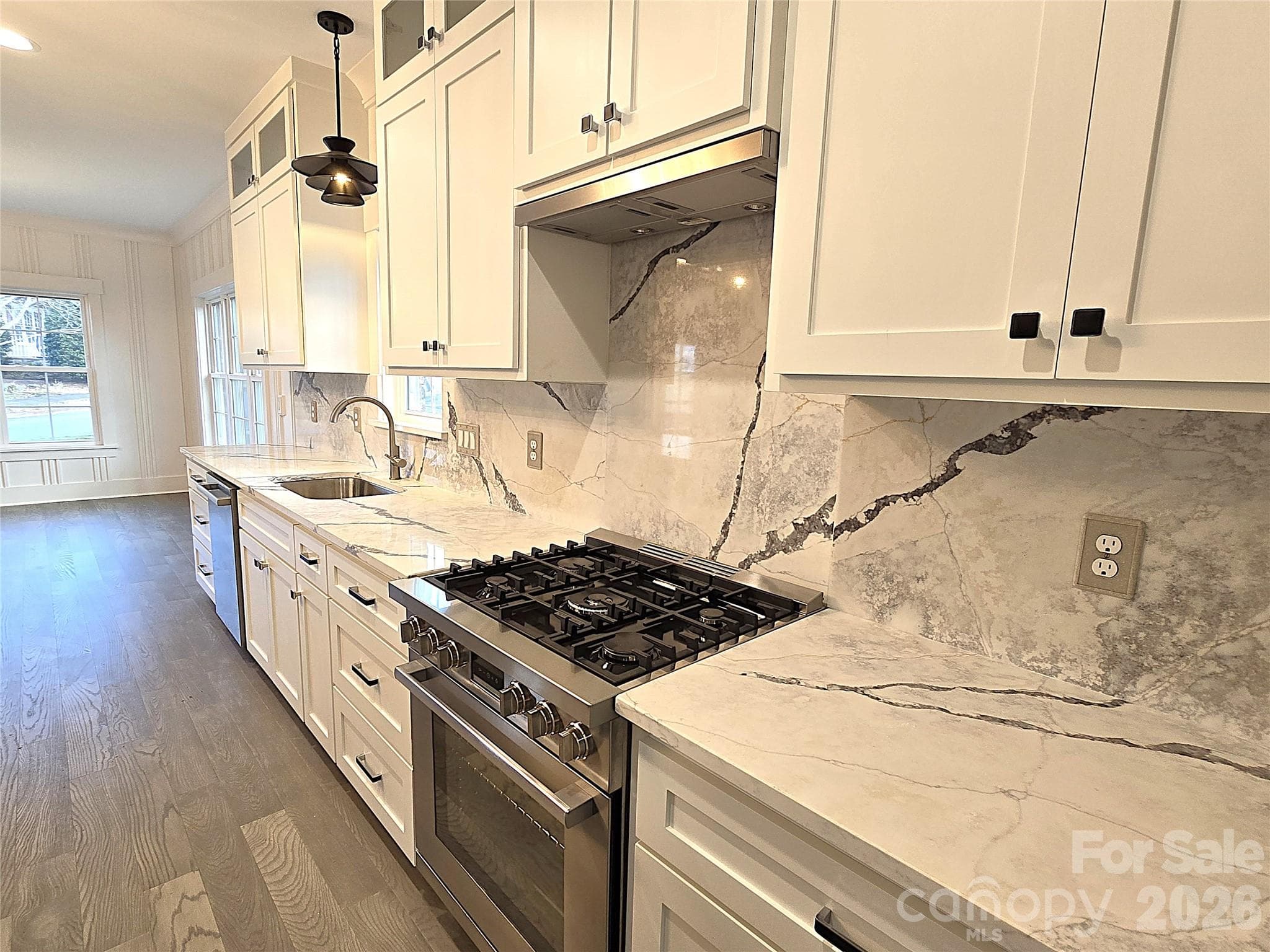 Single Family Residence at Hickory, photo 8 of 41