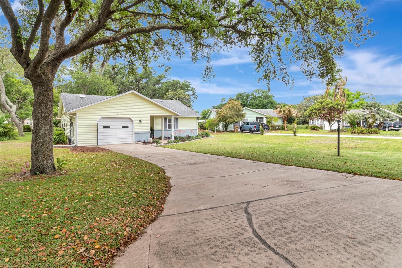 Private Driveway - 27 GORDON CT, LEESBURG