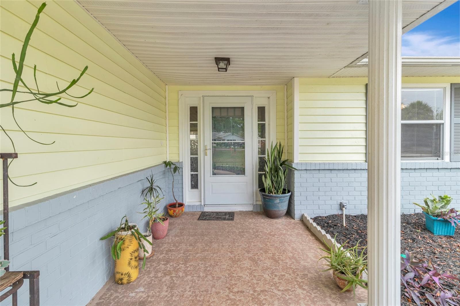 Front entrance - 27 GORDON CT, LEESBURG