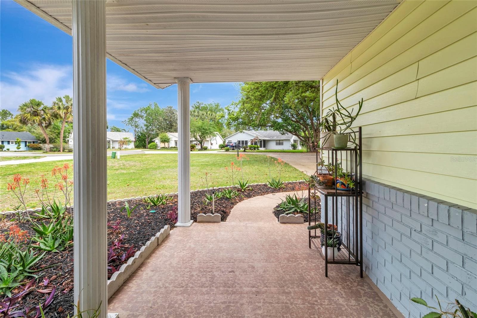 Front porch looking towards the road - 27 GORDON CT, LEESBURG