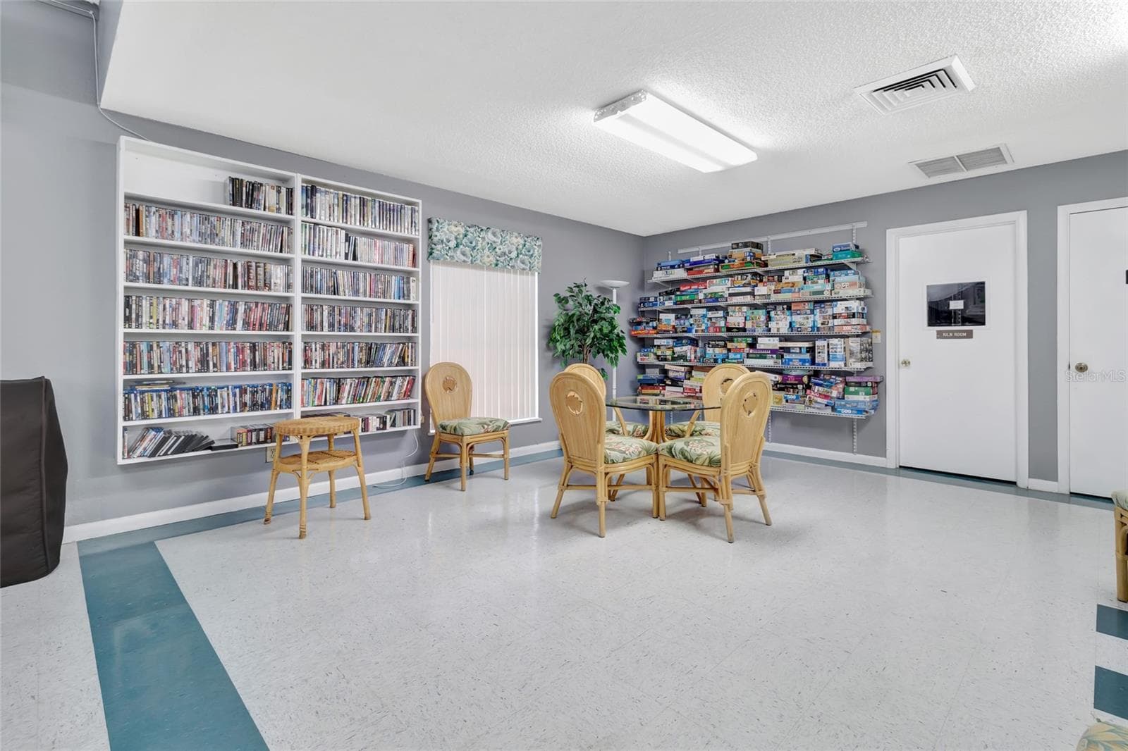 Community Game Room - 27 GORDON CT, LEESBURG
