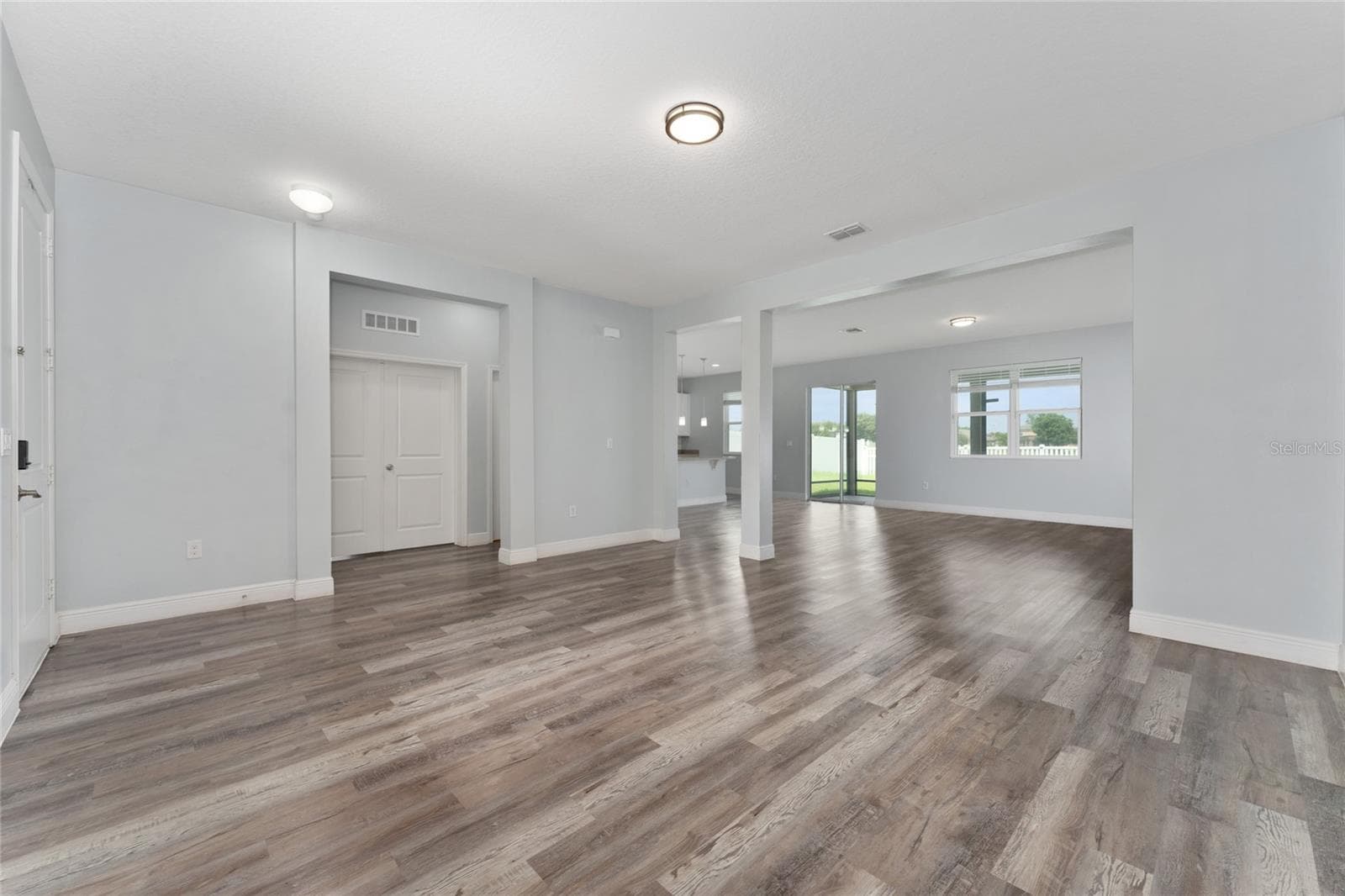 Single Family Residence at 12845 SAWGRASS PINE CIR, ORLANDO, photo 3 of 41