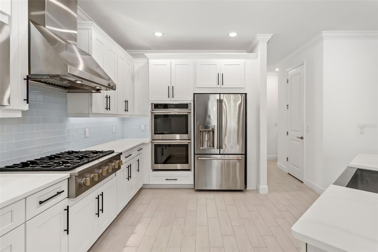 Gourmet Kitchen with Built in Monogram Double Ovens - 4520 POND BROOK CT, LAKEWOOD RANCH