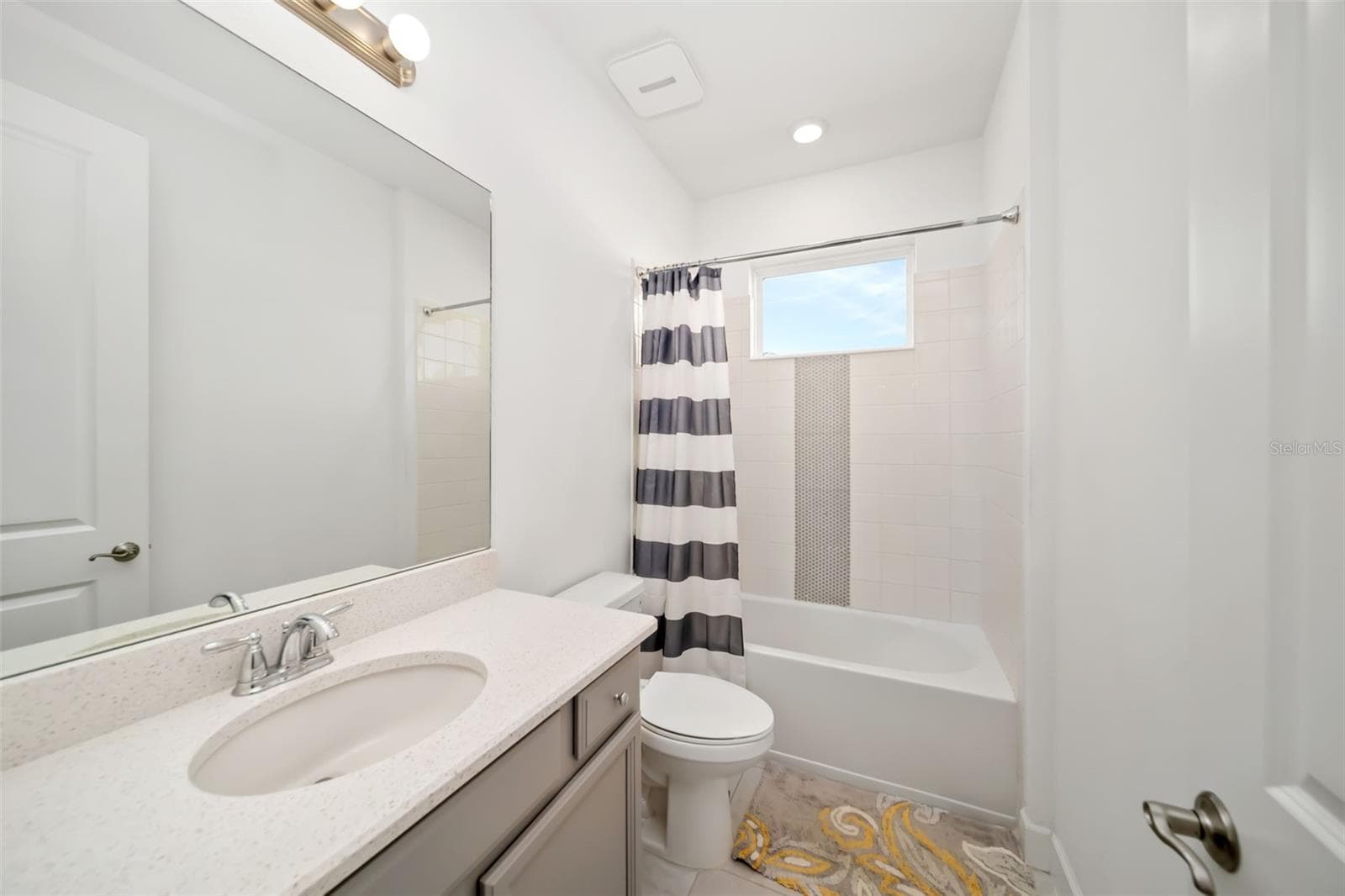 Bedroom 3 Full Bath - 4520 POND BROOK CT, LAKEWOOD RANCH
