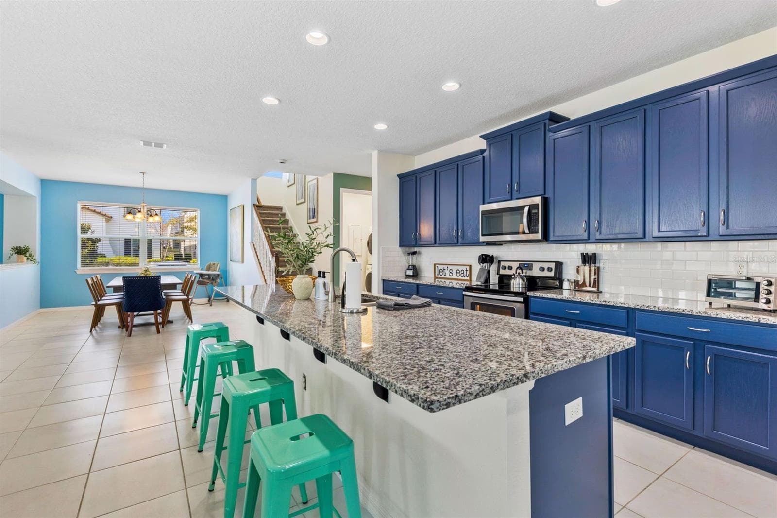 Kitchen Island - 9042 SUNSHINE RIDGE LOOP, KISSIMMEE