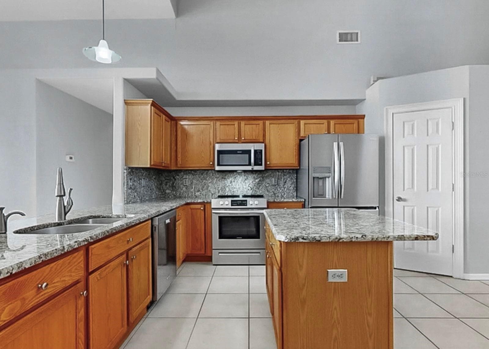 Single Family Residence at 220 ROSANA DR, BRANDON, photo 15 of 26