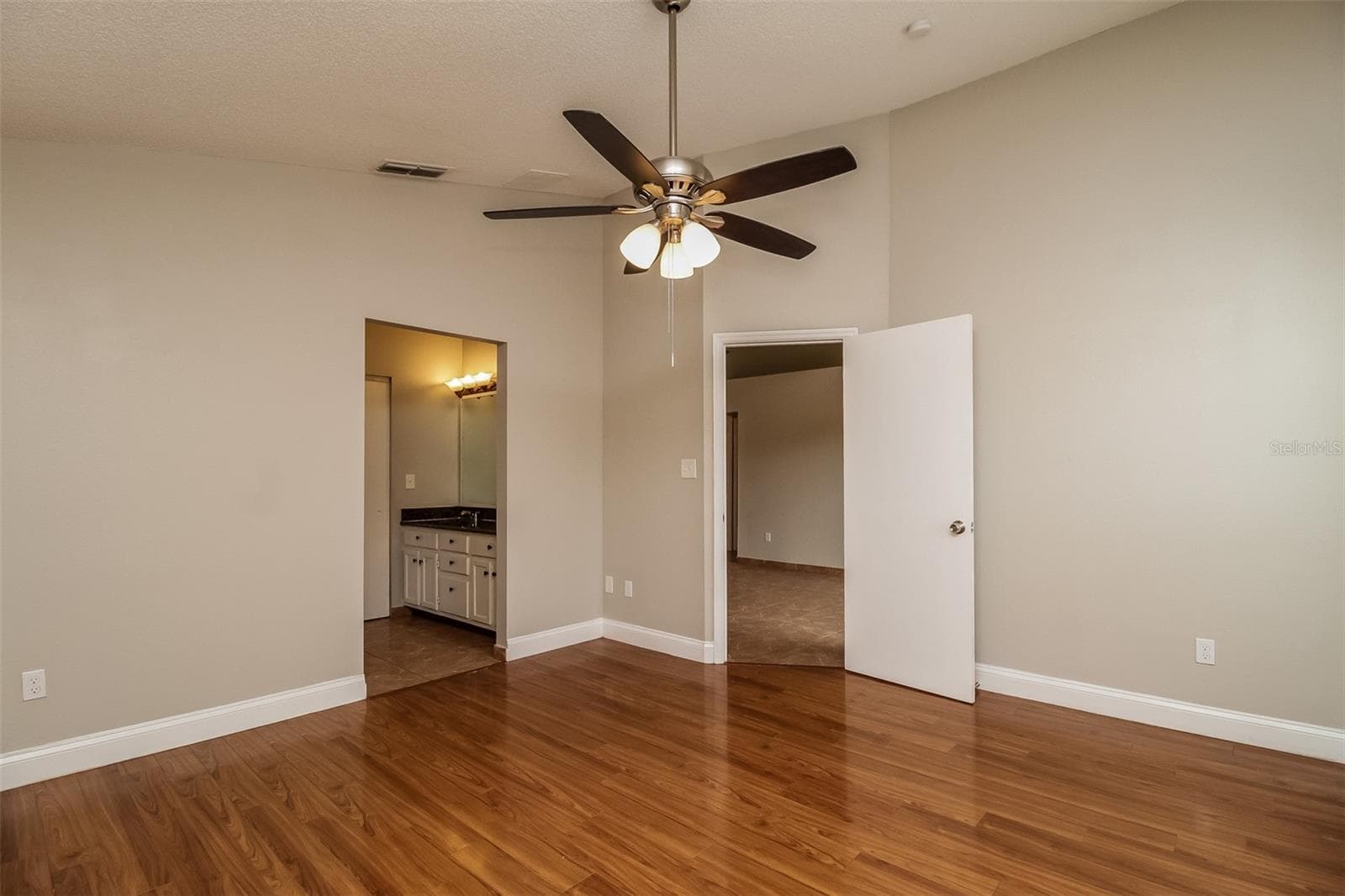 Single Family Residence at 120 LAKEBREEZE CIR, LAKE MARY, photo 7 of 15