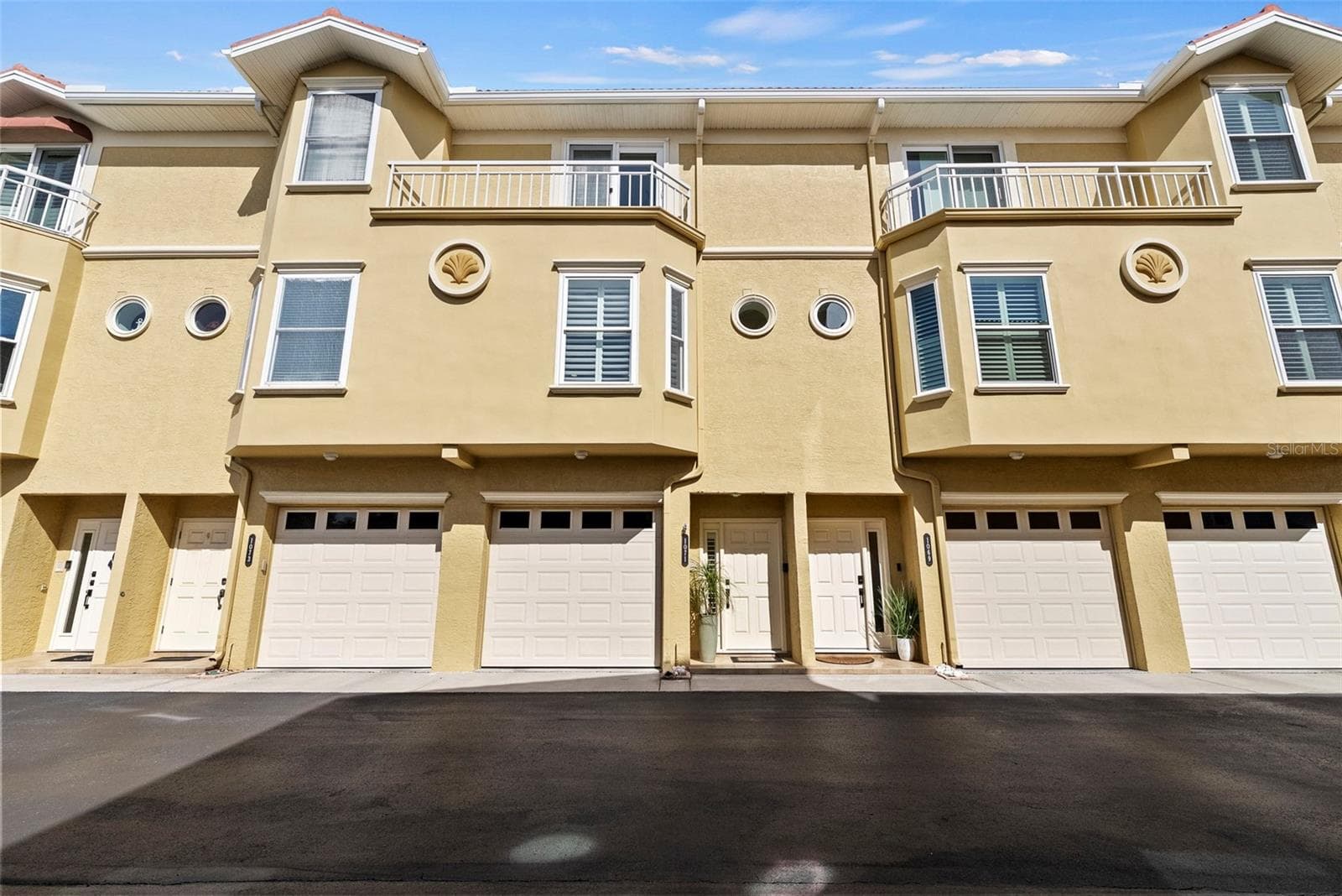 Waterfront Townhome Community - 1071 PINELLAS BAYWAY S, ST PETERSBURG
