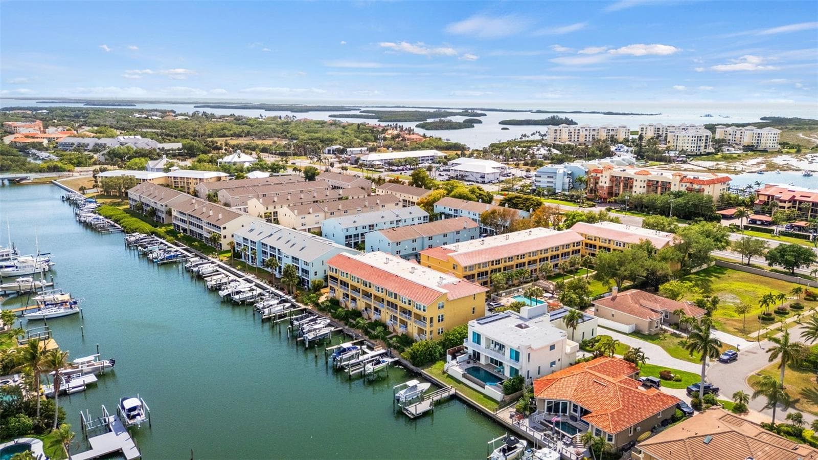Townhouse at 1071 PINELLAS BAYWAY S, ST PETERSBURG, photo 8 of 123