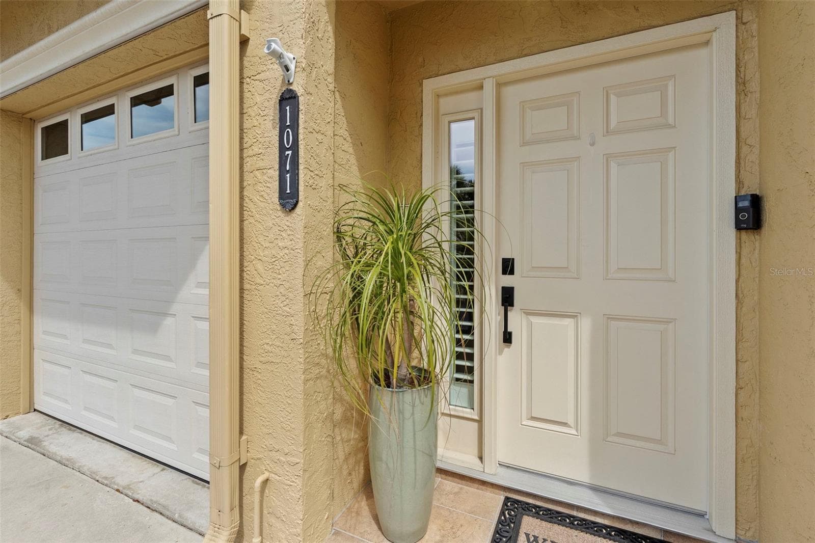 Covered Entry and Private Garage - 1071 PINELLAS BAYWAY S, ST PETERSBURG