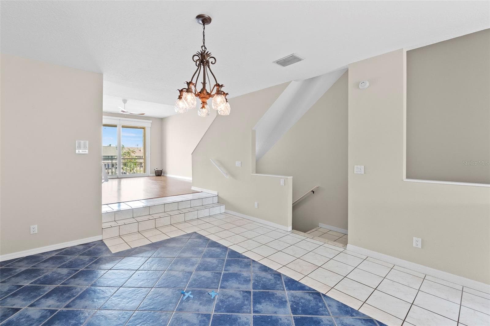 Dining Room - 1071 PINELLAS BAYWAY S, ST PETERSBURG