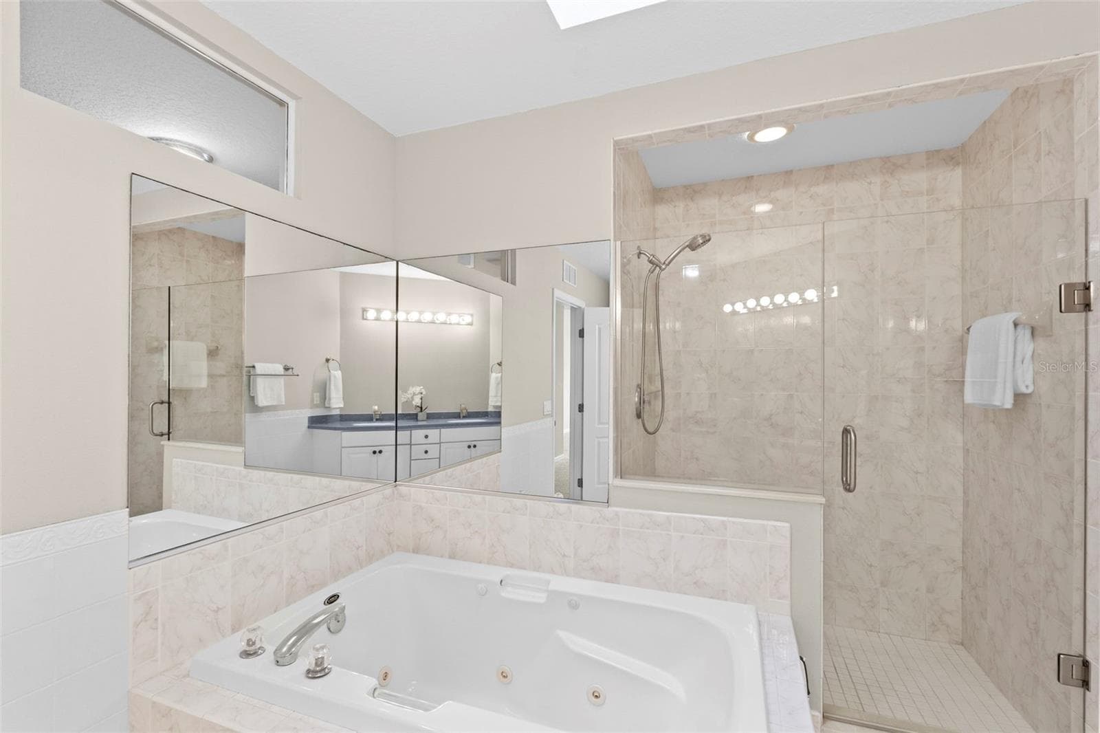 Primary Bath - 1071 PINELLAS BAYWAY S, ST PETERSBURG