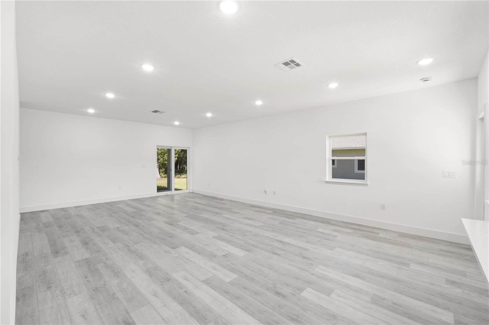 Single Family Residence at 820 E DESOTO ST, CLERMONT, photo 2 of 30