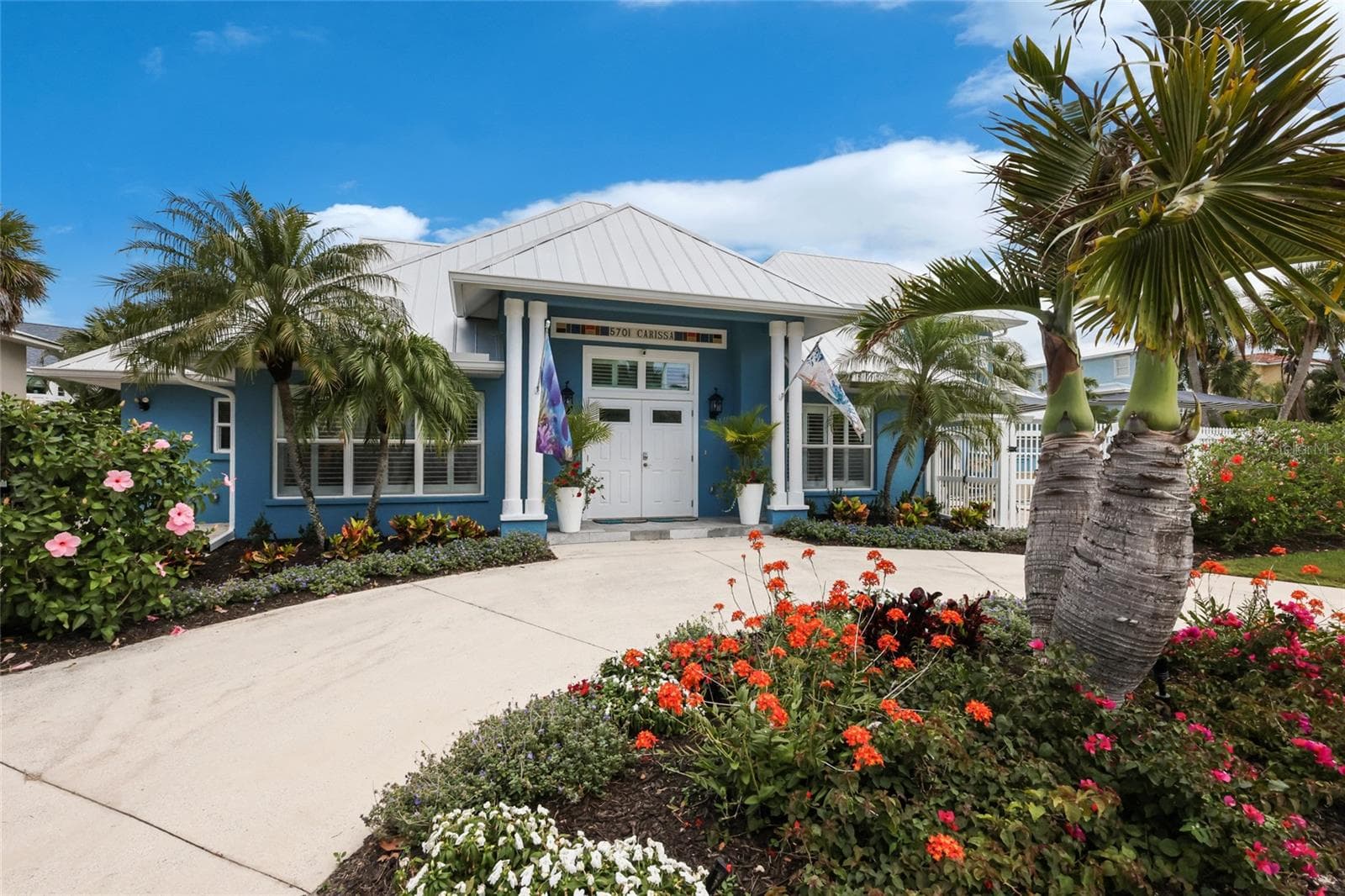 Single Family Residence at 5701 CARISSA ST, HOLMES BEACH, photo 2 of 57