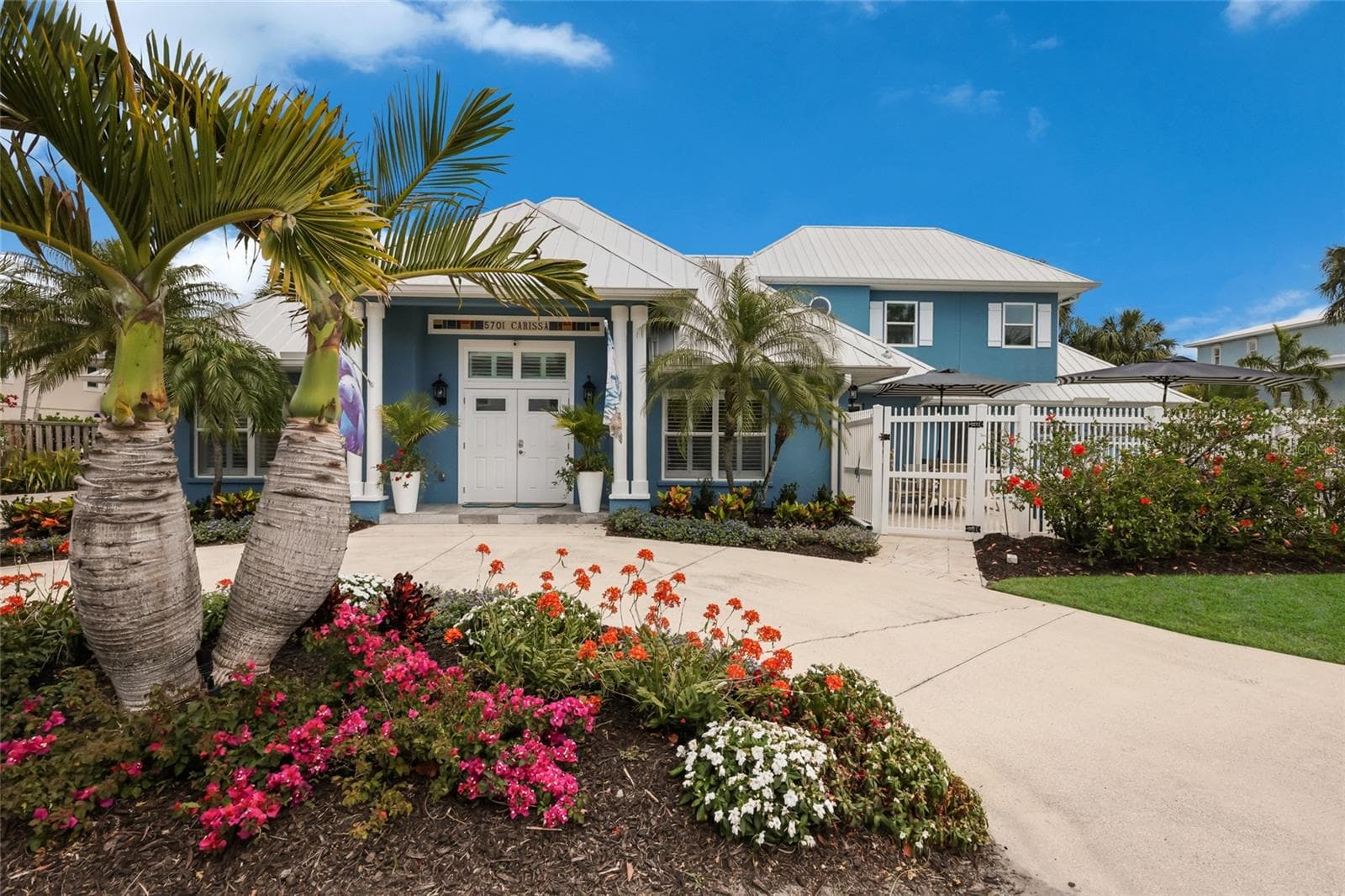 Single Family Residence at 5701 CARISSA ST, HOLMES BEACH, photo 4 of 57