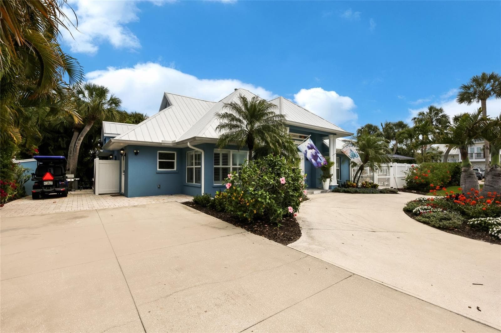 Single Family Residence at 5701 CARISSA ST, HOLMES BEACH, photo 9 of 57