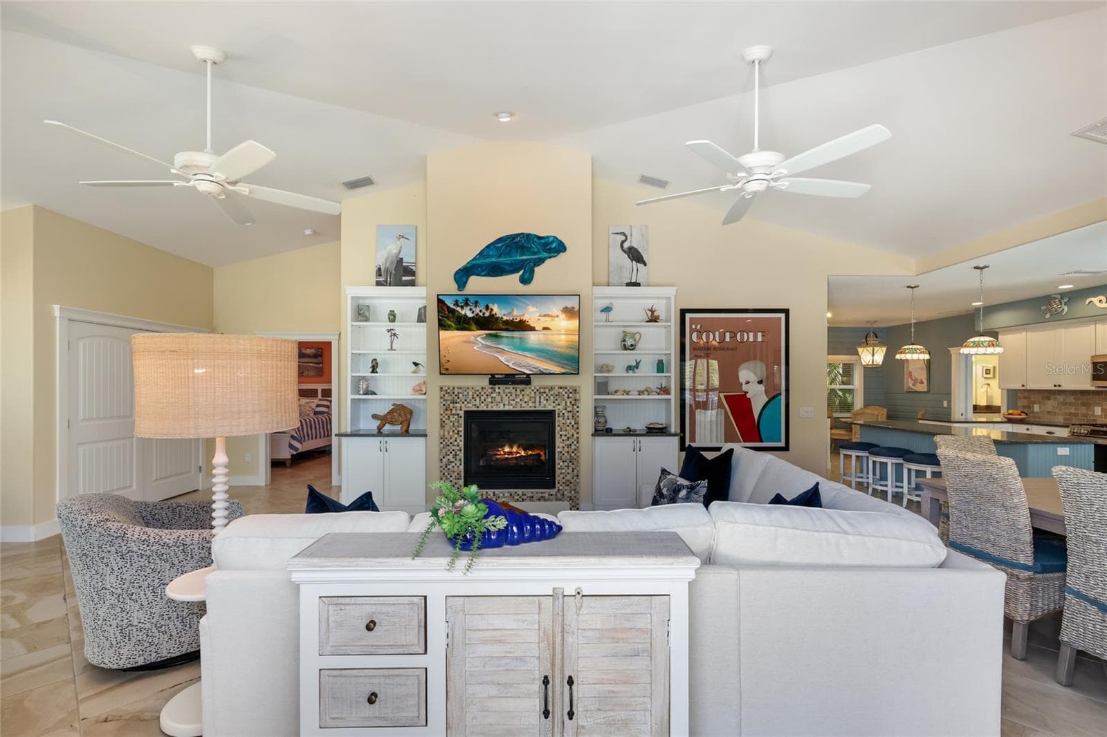 Single Family Residence at 5701 CARISSA ST, HOLMES BEACH, photo 10 of 57