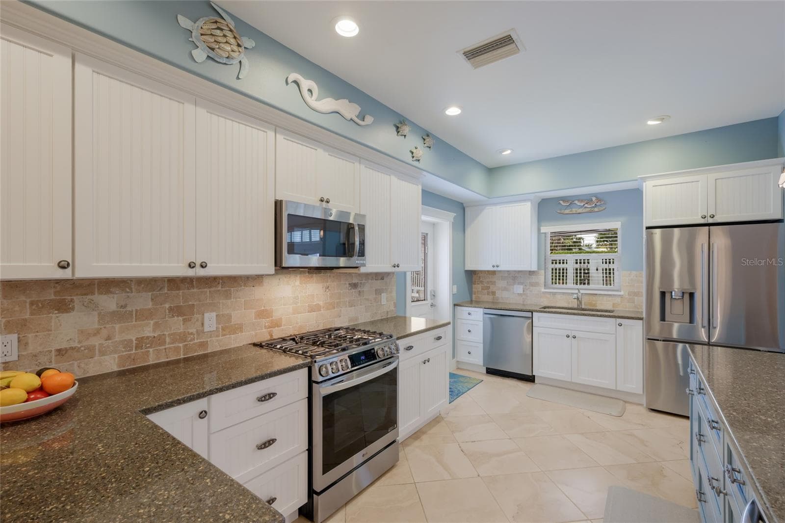 Single Family Residence at 5701 CARISSA ST, HOLMES BEACH, photo 21 of 57