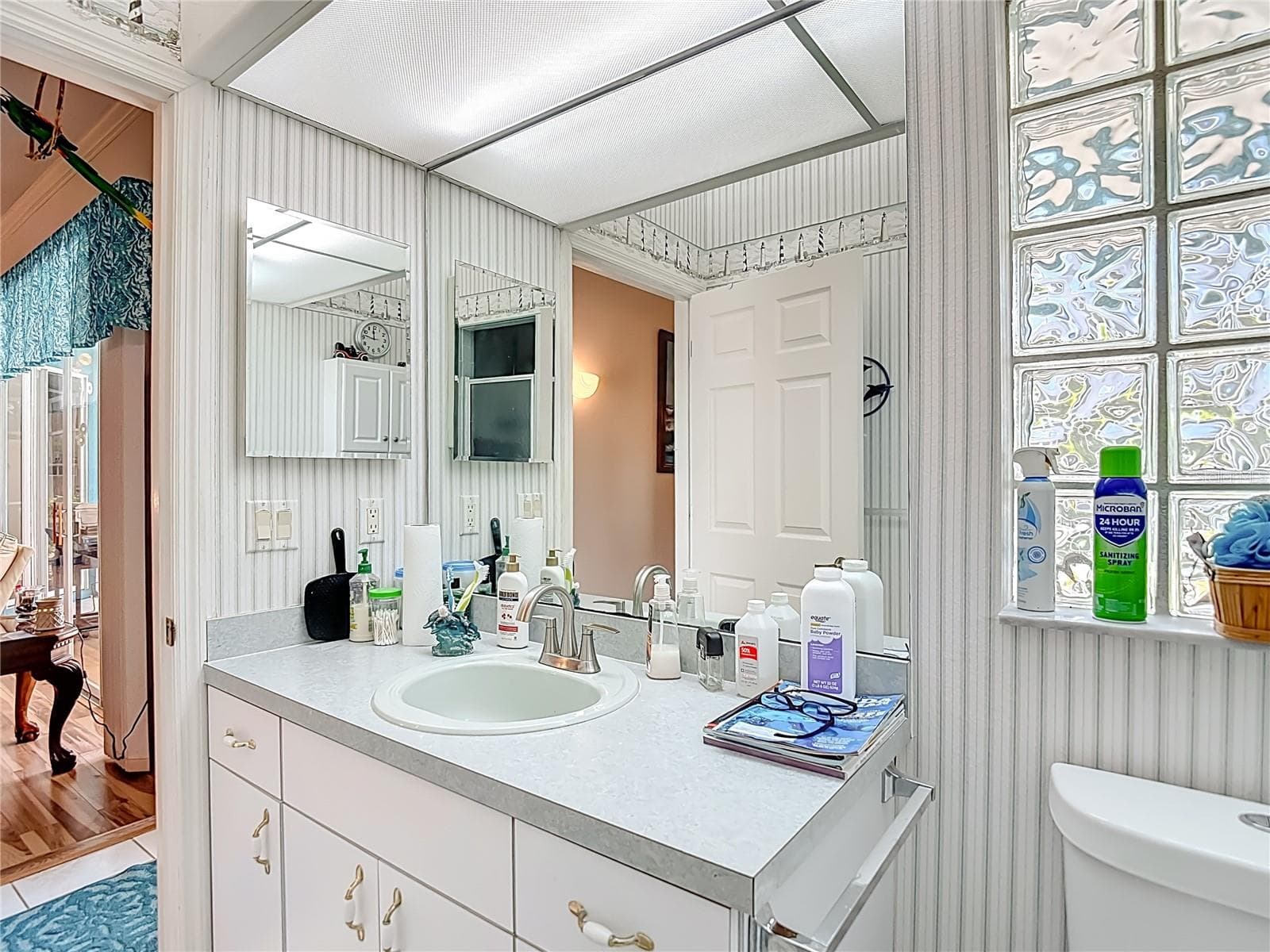 Single Family Residence at 8410 MAYBELLE DR, WEEKI WACHEE, photo 19 of 32