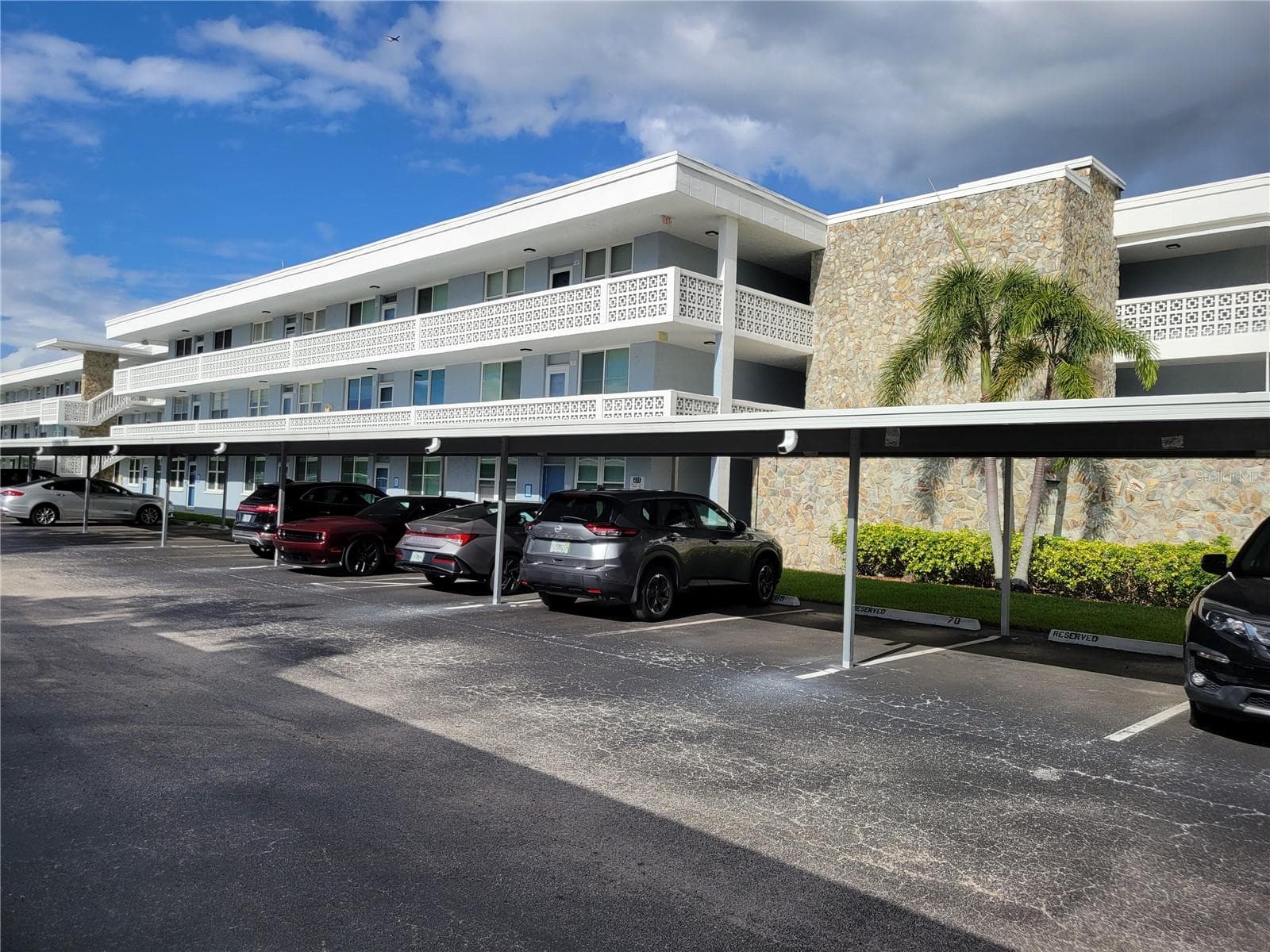 4715 BAY ST NE #225