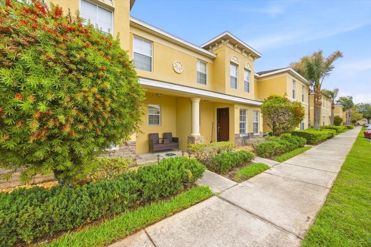 Townhouse at 5410 QUARRY ROCK RD, LAKELAND, photo 2 of 27