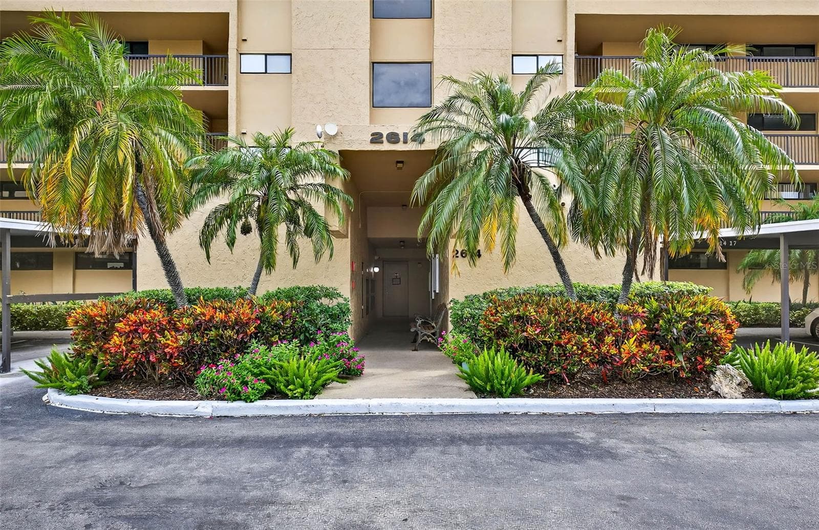 2614 COVE CAY DR #405