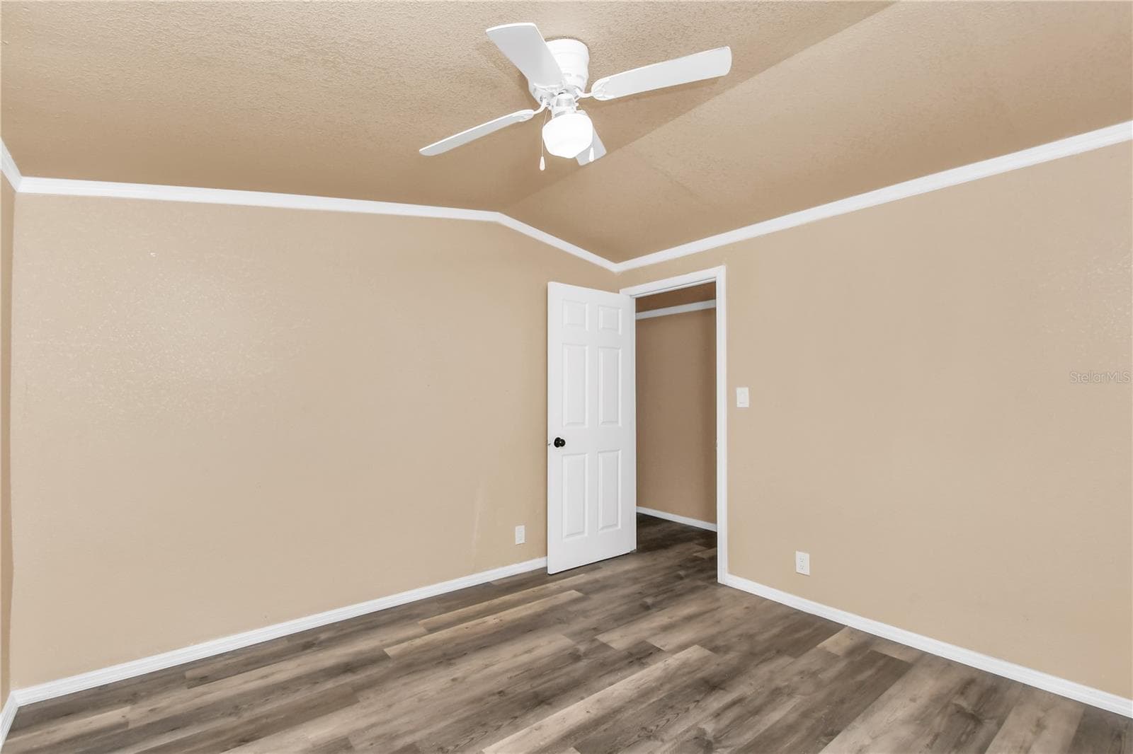 Manufactured Home at 7457 NE HIGHWAY 349, OLD TOWN, photo 16 of 41