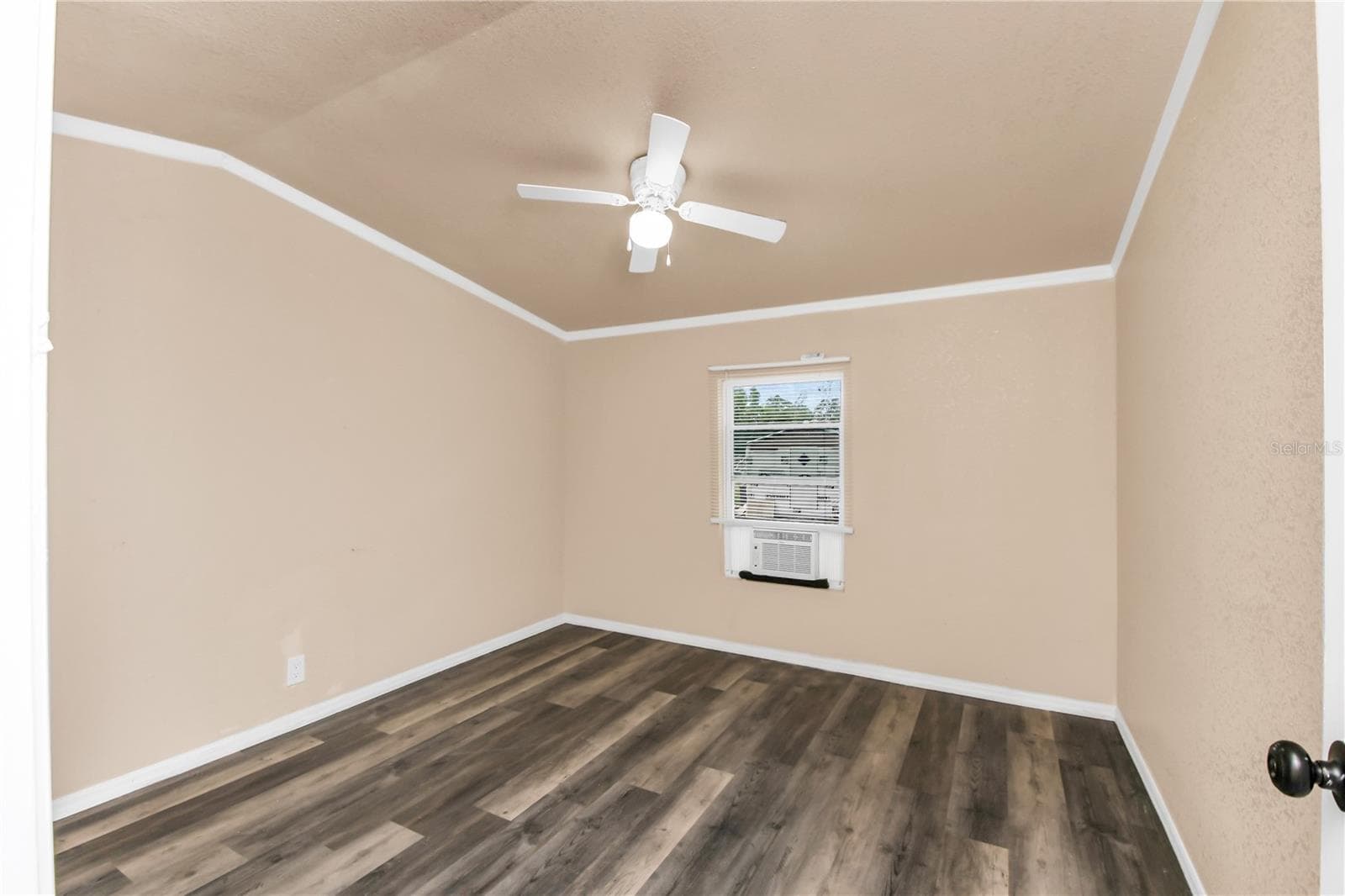 Manufactured Home at 7457 NE HIGHWAY 349, OLD TOWN, photo 19 of 41